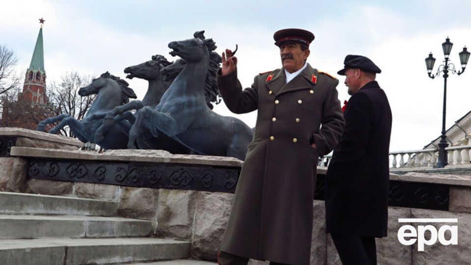 "Ленин" и "Сталин" подрались, поспорив на профессиональные темы