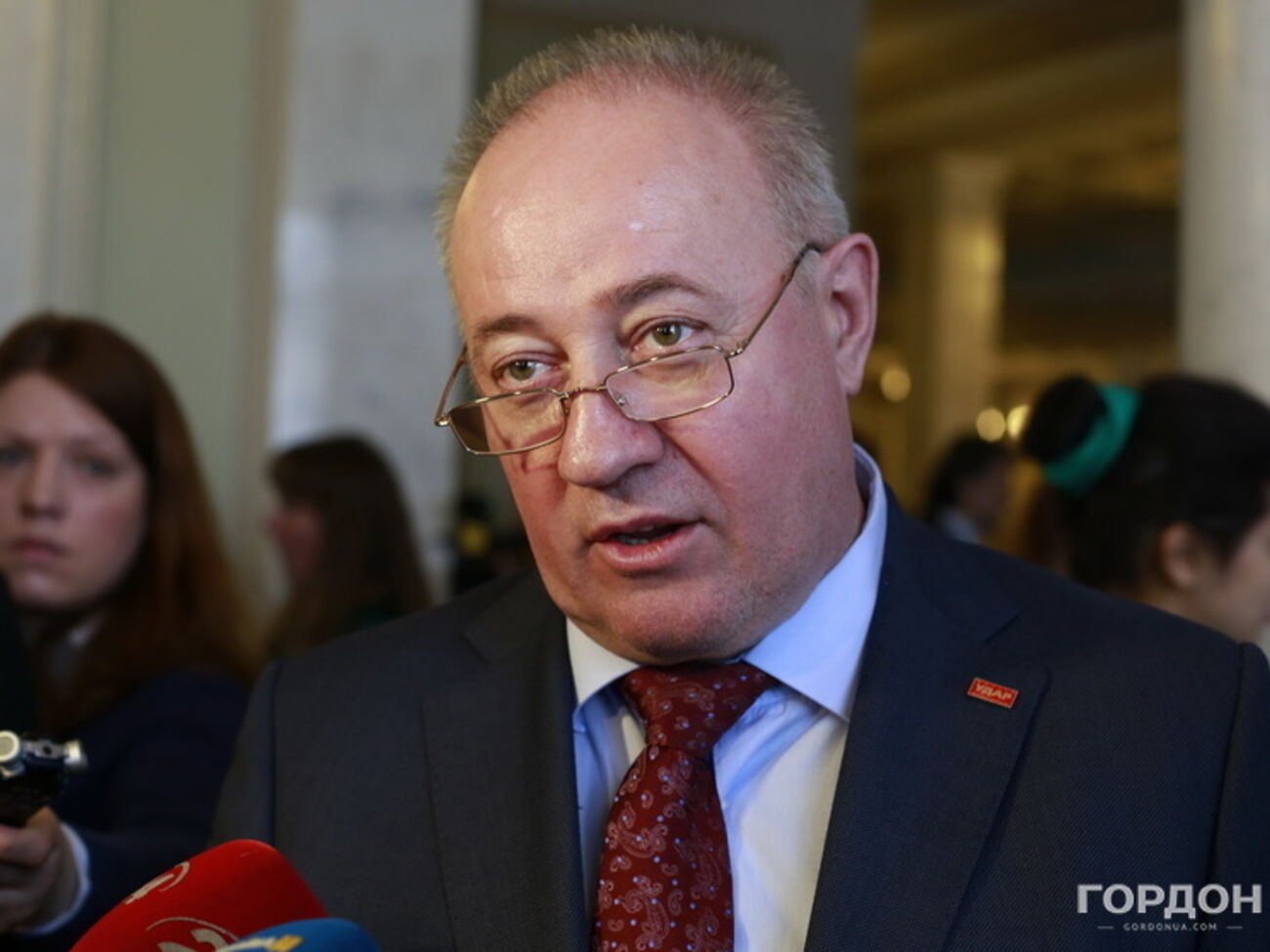 Чумак считает, что систему надо ломать системно