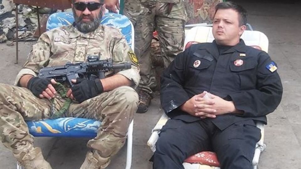 Семенченко: По информации военнослужащих, несущих службу на передовой, им уже отдаются устные приказы оставить нашу территорию в рамках демилитаризации