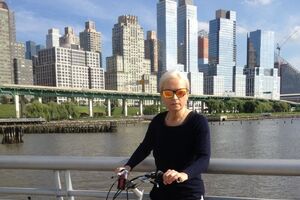 Эмигрантка Ирина Цезарь: Каждый раз, когда нужно принять ванну или душ, я думаю о степени отравленности воды, в которую добавляют крысиный яд