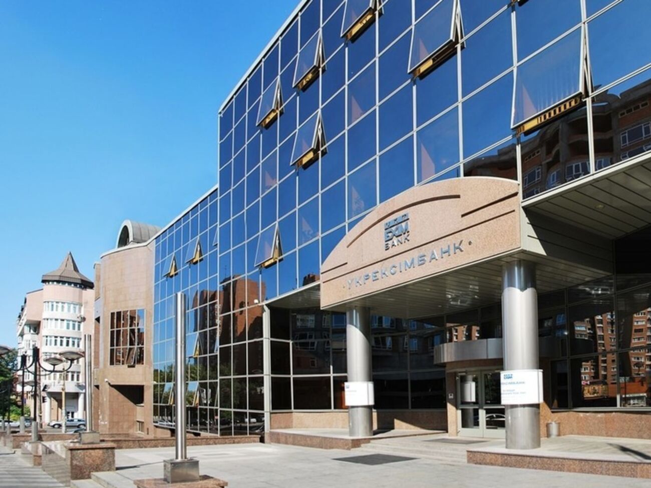 "Укрэксимбанк" провел успешные переговоры о реструктуризации евробондов