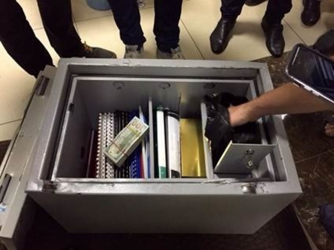 Суд арестовал бизнесмена, давшего взятку прокурору