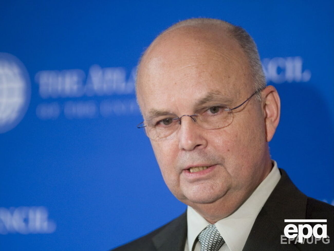 Бывший директор ЦРУ и АНБ Майк Хайден считает, что Америка должна дать Украине оружие