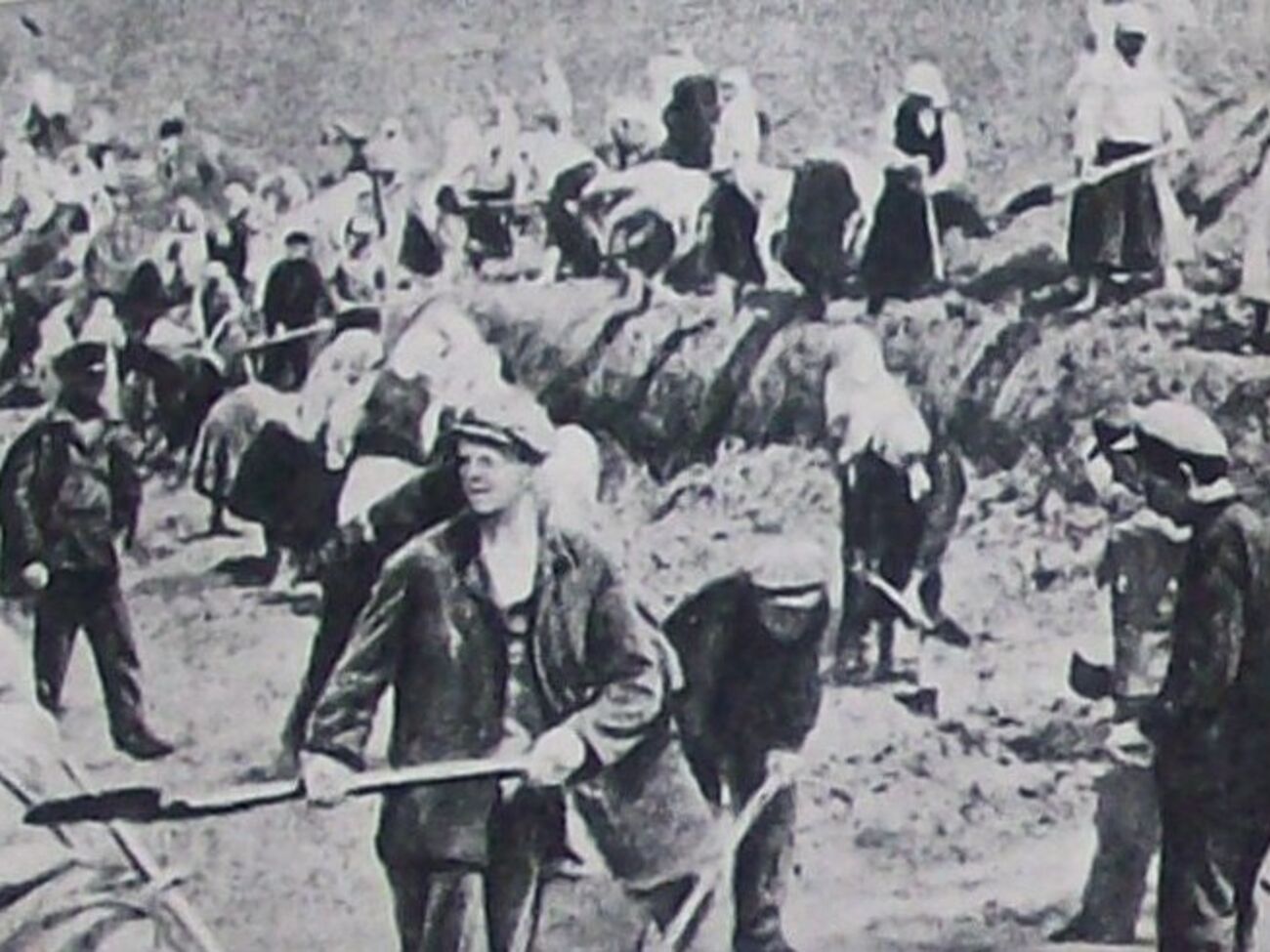 Строительство оборонительных рубежей под Киевом. Июль 1941 г.