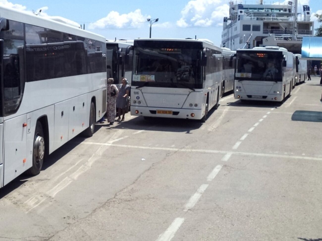 Со стороны РФ образовалась очередь на паром