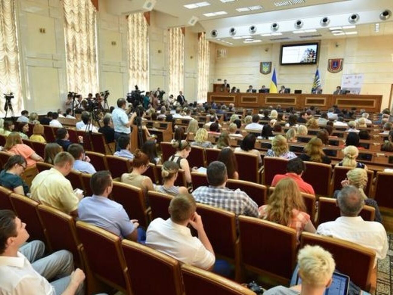 Петр Порошенко хочет, чтобы губернаторы работали без выходных и отпуска