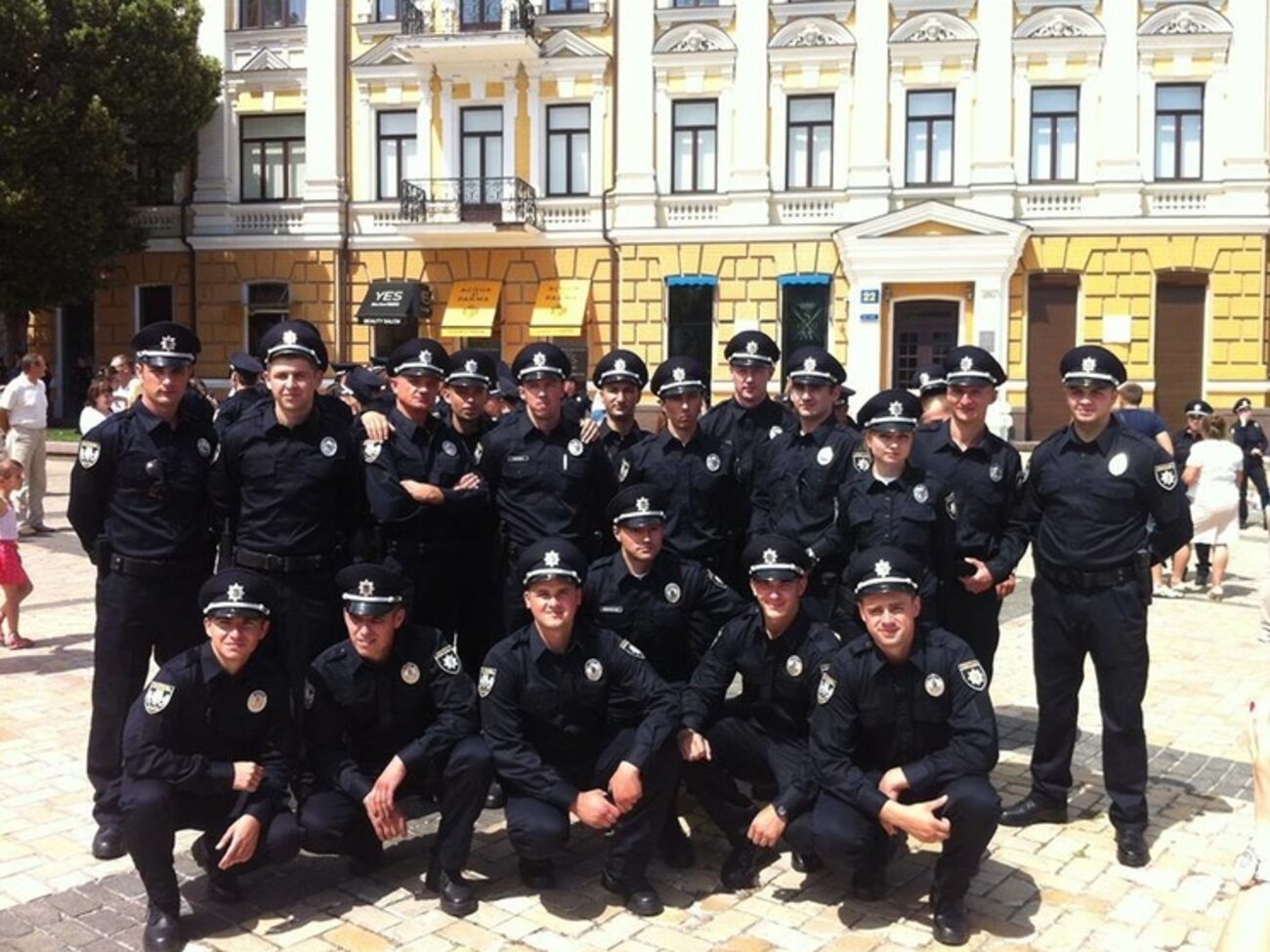 Арсен Аваков считает, что многие из добровольцев, которые сейчас воюют на Донбассе, придут затем служить в ряды Национальной полиции