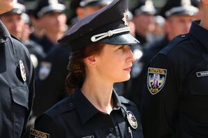 C замечаниями и пожеланиями можно обратиться на "горячую линию"