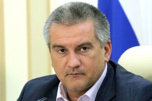 Аксенов обещает не дать крымских чиновников в обиду российским силовикам