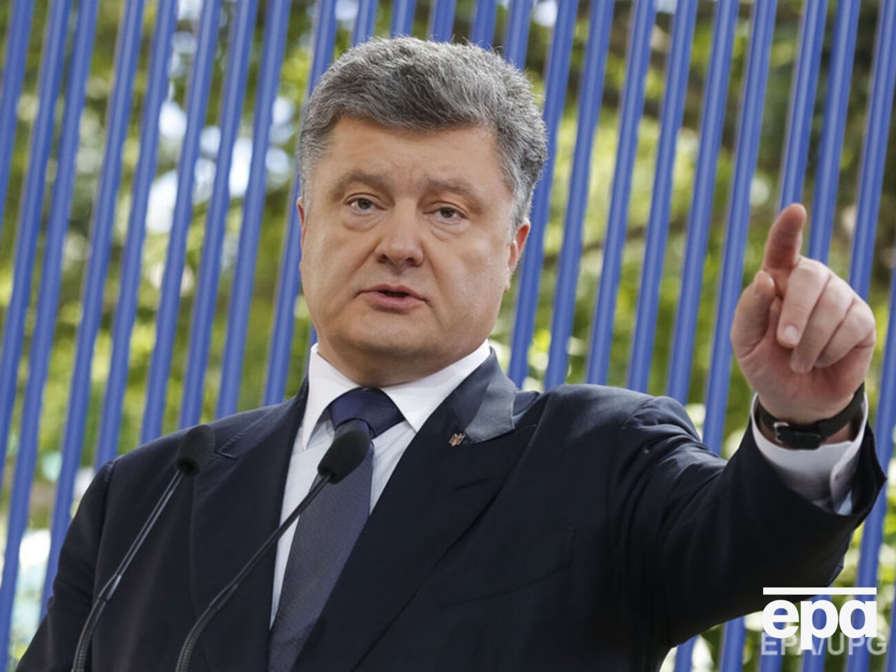 Порошенко считает необходимым создание логистически-гуманитарных центров