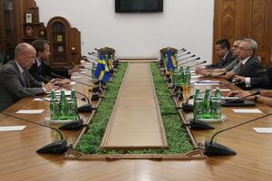 В Киеве состоялась встреча заместителя министра обороны Украины Долгова с послом Швеции Андреасом фон Бекератом