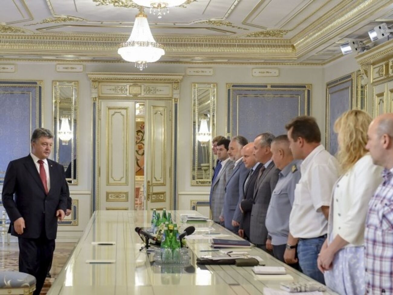 Президент заверил волонтеров в поддержке