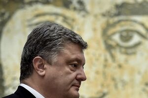 Порошенко выступил на открытии фрески в память Сергея Нигояна