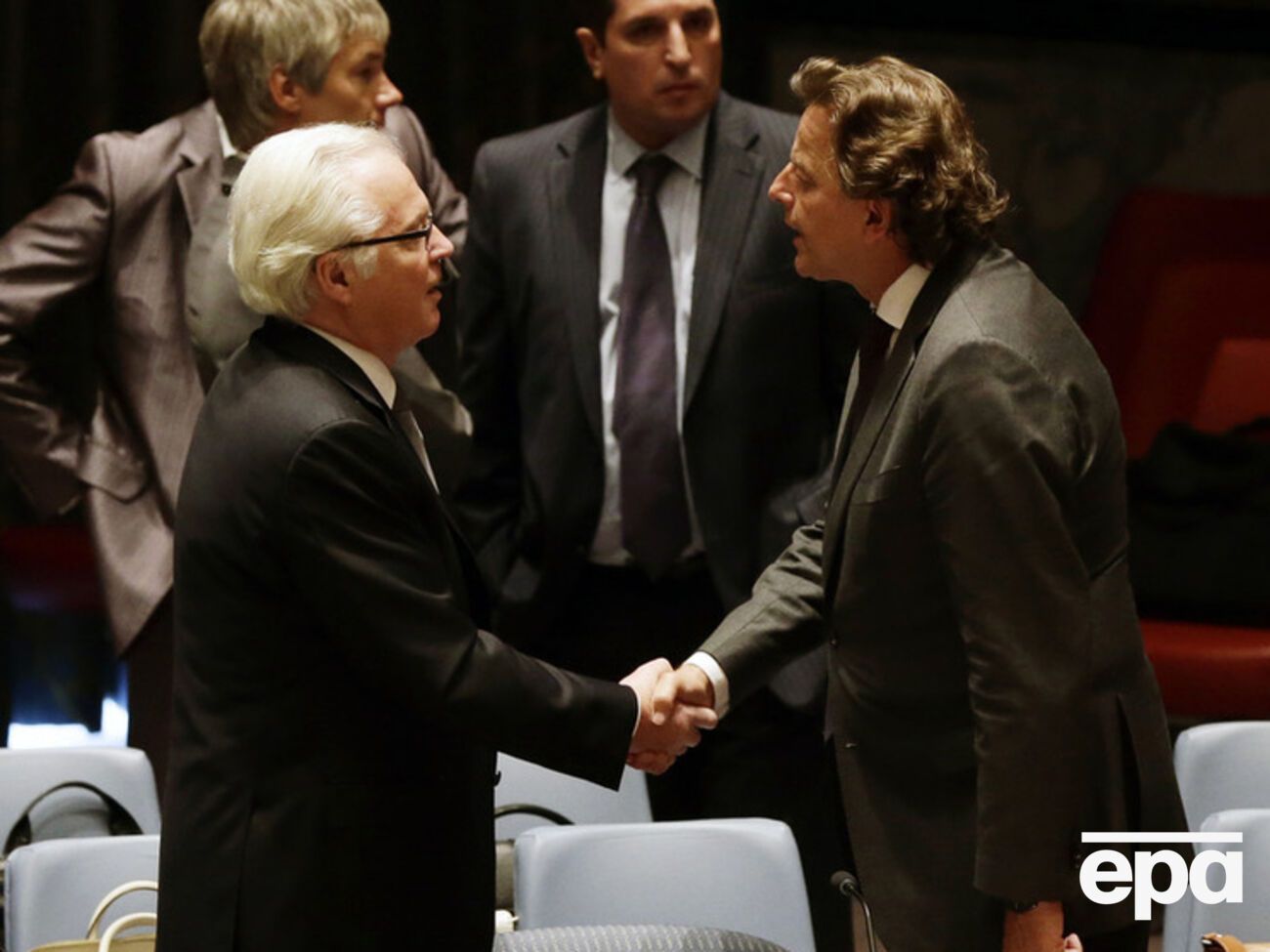 Представитель России в ООН Виталий Чуркин и министр иностранных дел Нидерландов Альберт Коендерс на заседании Совбеза ООН по вопросу трибунала по МН17