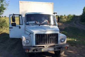 Мобильная группа задержала в Луганской области автомобиль, который вез на оккупированную территорию в обход пункта пропуска пять тонн продуктов питания