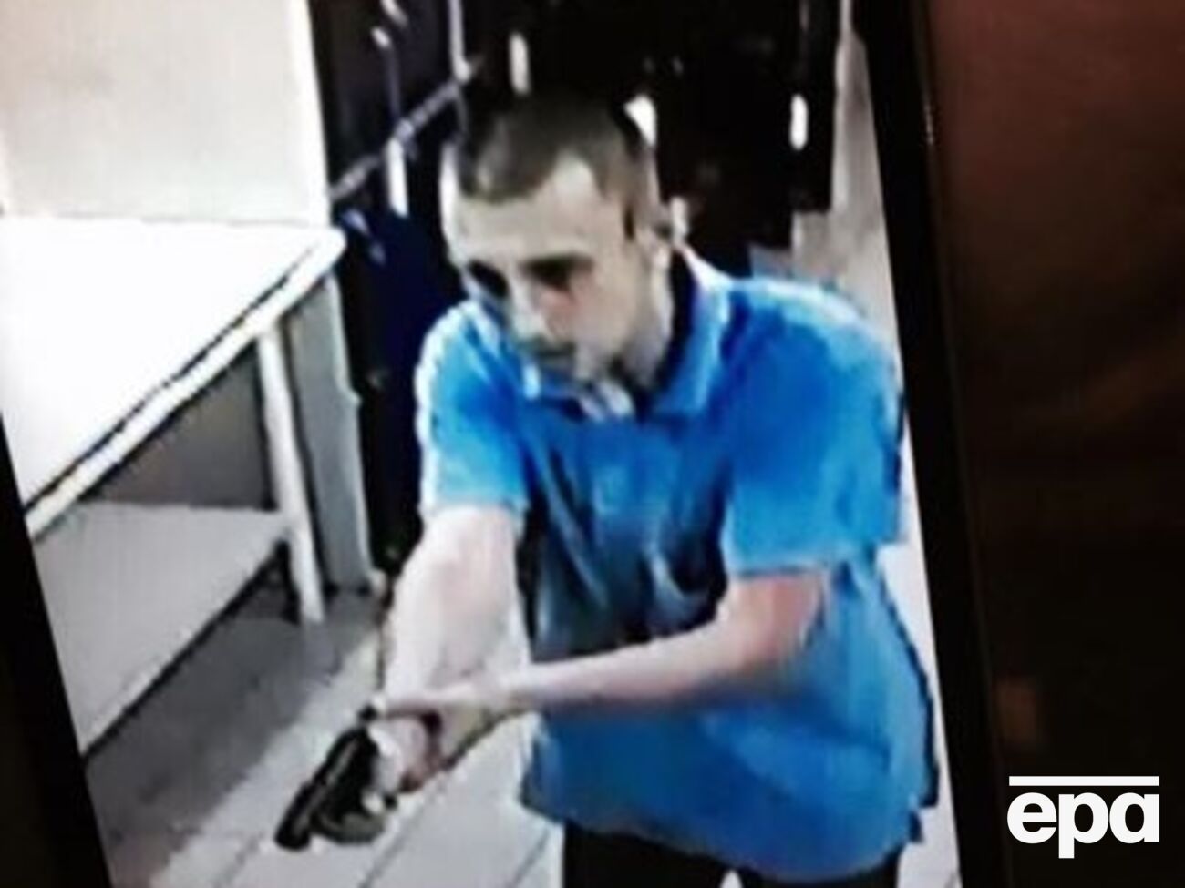 Лицо стрелявшего зафиксировали установленные в супермаркете видеокамеры