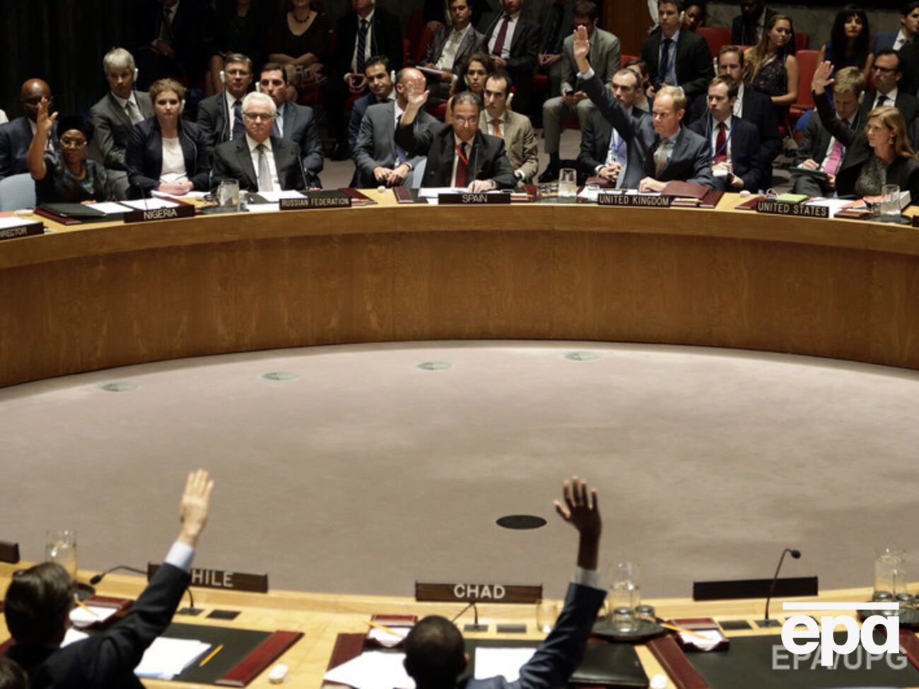 Россия наложила вето. При голосовании в Совете Безопасности ООН представитель России Виталий Чуркин и остальные члены Совбеза разошлись во мнениях