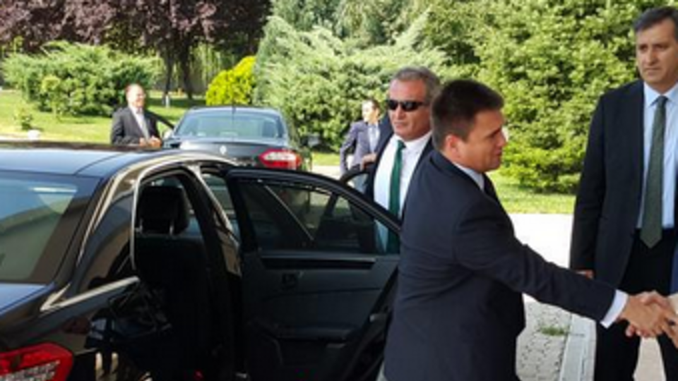 Министр иностранных дел Украины Павел Климкин прибывает на Всемирный конгресс крымских татар в Анкаре