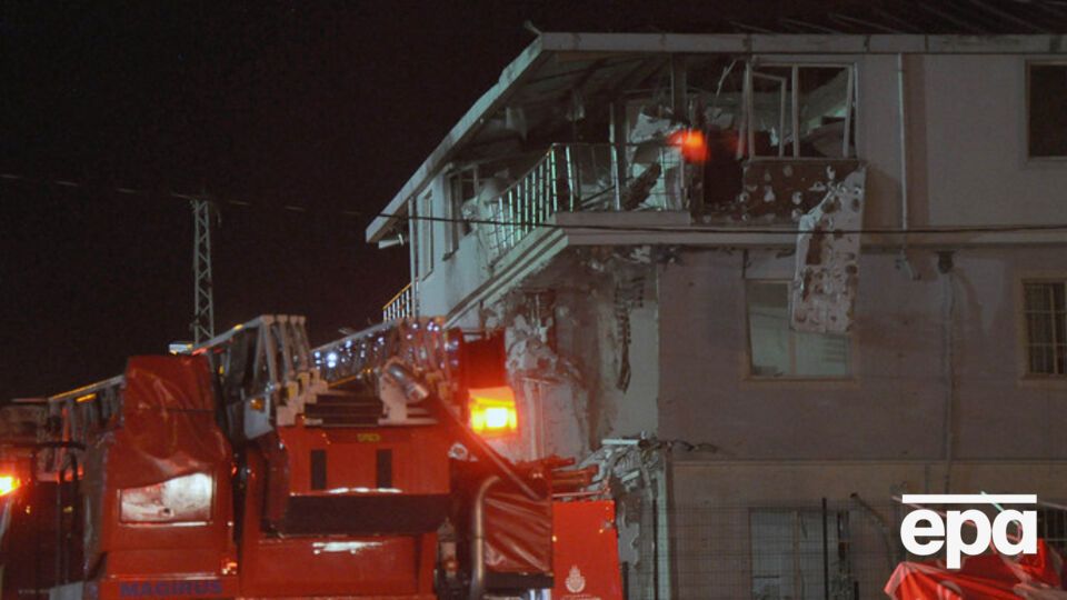 Ранее ночью взрыв произошел в одном из полицейских участков Стамбула