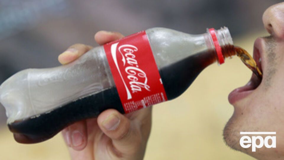 СМИ: В одной из ялтинских торговых сетей кока-колу продают только совершеннолетним