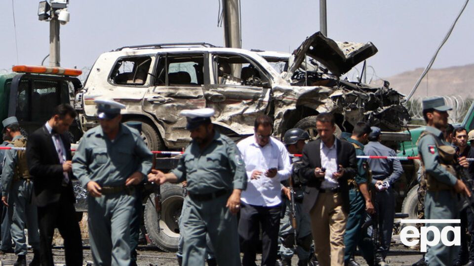 На въезде в аэропорт Кабула прогремел взрыв: погибли пять человек, 16 пострадали. Фоторепортаж