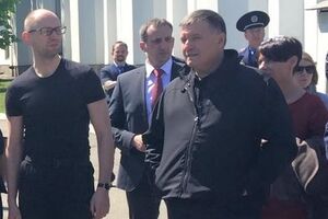 "Апостроф": Аваков зарабатывает больше, чем Яценюк