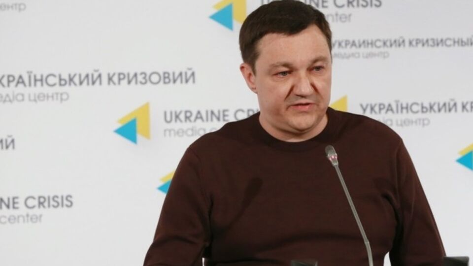 Тымчук считает, что в Украине часто путают контрактную армию с профессиональной