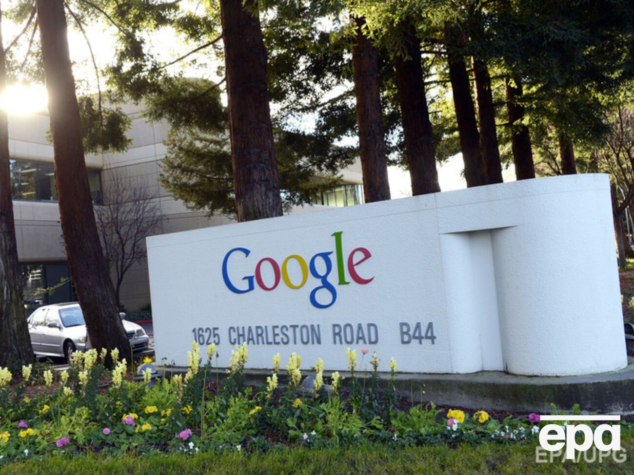 Google сохраняет за собой интернет-сервисы