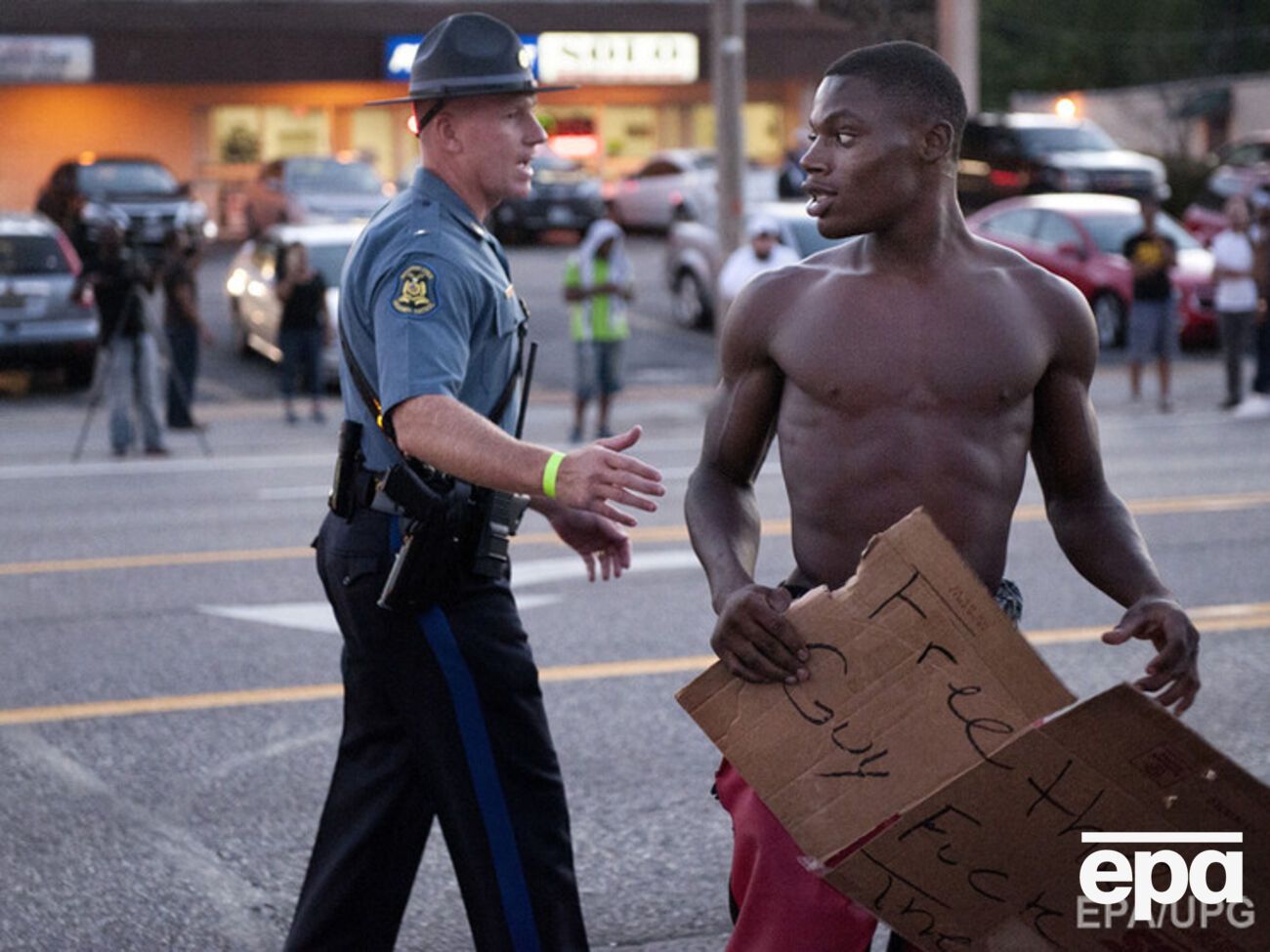 В Фергюсоне продолжаются протесты