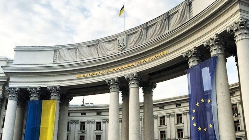 Министерство иностранных дел Украины пригрозило артистам санкциями за незаконное посещение Крыма