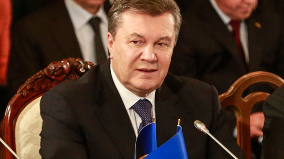 По словам адвоката, Виктор Янукович готов пообщаться с украинскими следователями на территории России