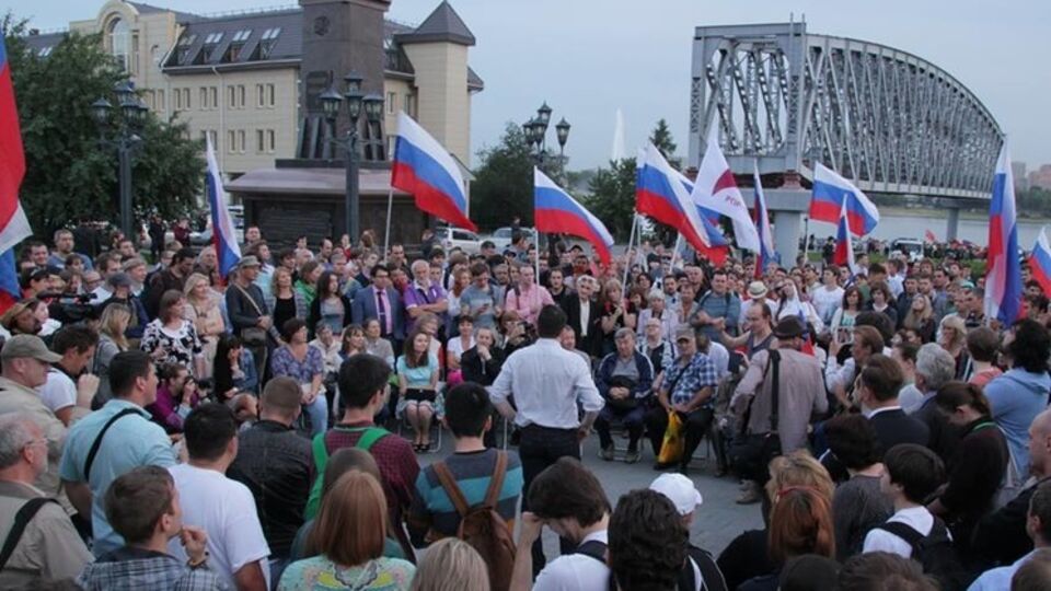 В Новосибирске состоялся народный сход "За честные выборы". Фоторепортаж
