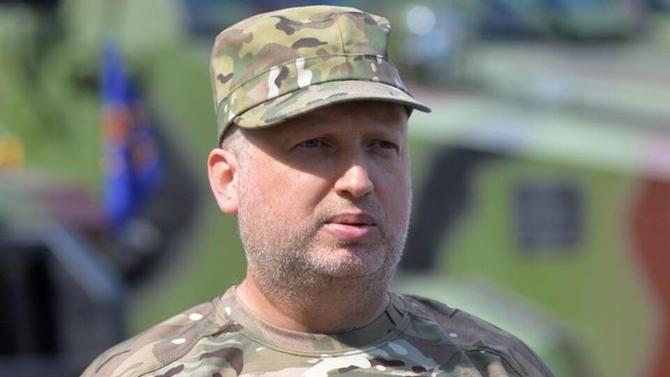 Александр Турчинов заявил, что силы АТО готовы отвечать на провокации боевиков, не нарушая Минские соглашения