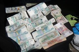 На линии разграничения задержали машину с деньгами, спрятанными в тайнике