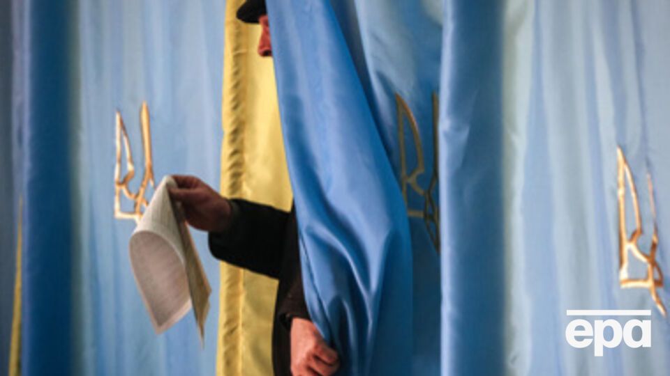 Законопроект зарегистрировали парламентарии Виталий Хомутынник и Виктор Бондарь