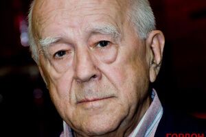 Виталий Коротич: Агрессивная пропаганда зомбирует множество людей и в России, и в Украине. Но не забывайте, что у вас есть возможность выключить и ТВ, и радио