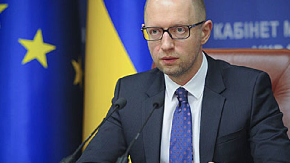 Яценюк поручил помочь Польше решить энергетическую проблему