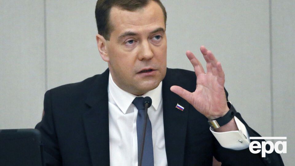 Дмитрий Медведев объяснил, что санкции против Украины могут вступить в силу с 2016 года