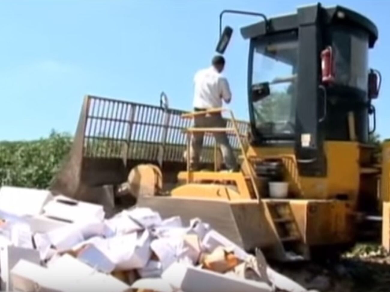 Правозащитники не согласны с указом президента РФ о необходимости уничтожать санкционные продукты