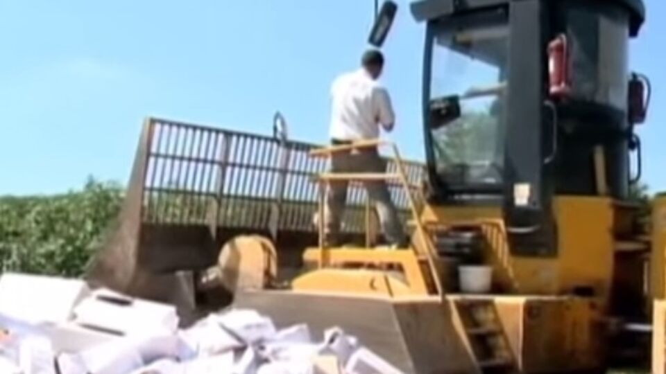 Правозащитники не согласны с указом президента РФ о необходимости уничтожать санкционные продукты