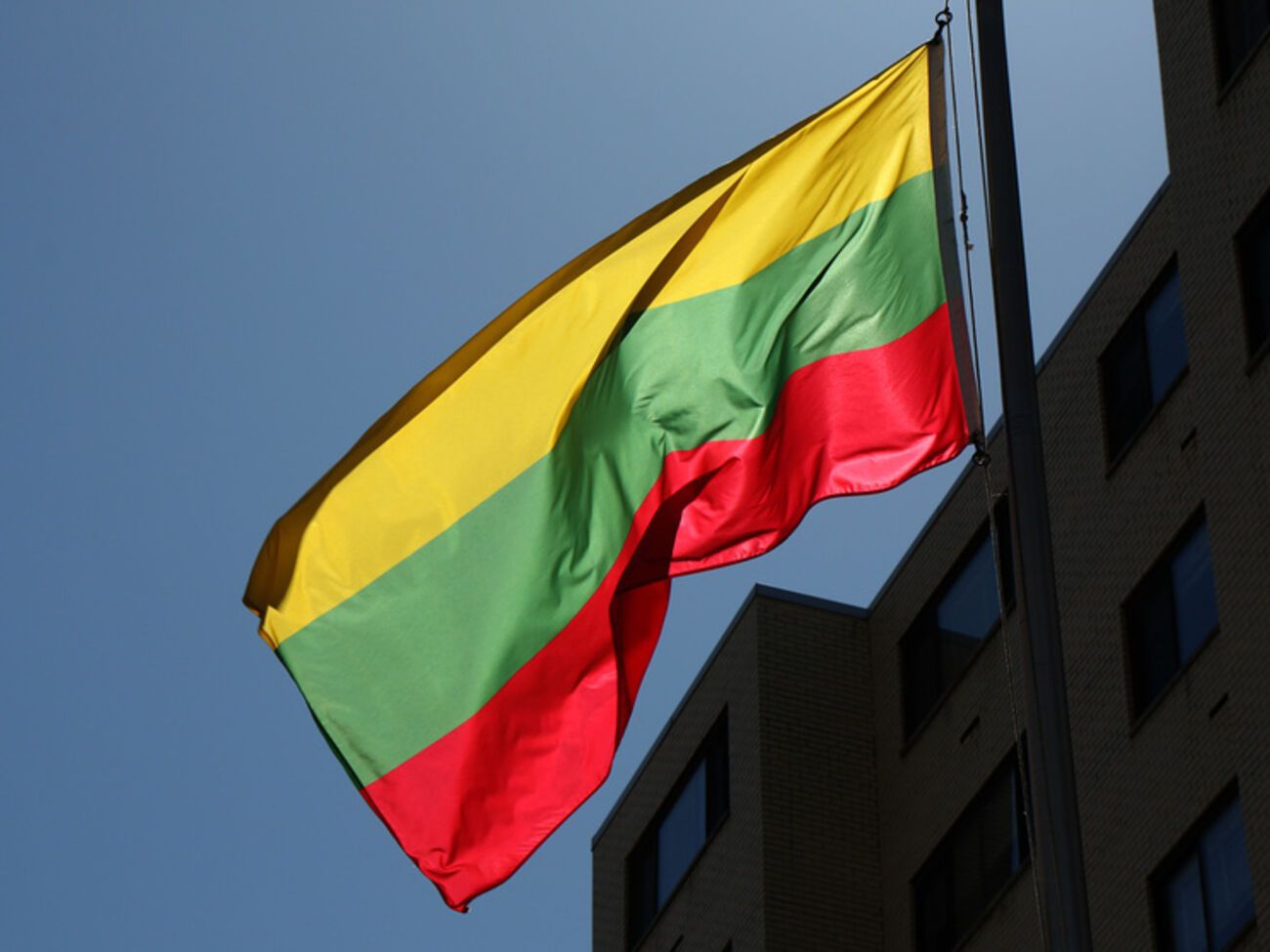 Литовским дипломатам уже второй раз подают документы, где украинские регионы указаны частью России