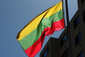 Литовским дипломатам уже второй раз подают документы, где украинские регионы указаны частью России