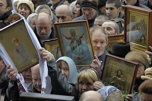 Большинство жителей России ставят чувства верующих превыше свободы слова и свободы художественного самовыражения