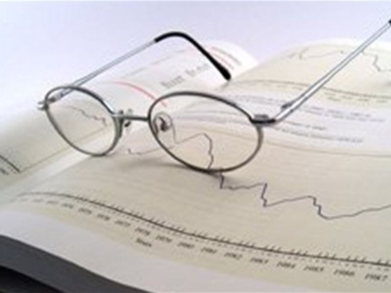 По сравнению с первыми тремя месяцами этого года падение составило 0,9%.