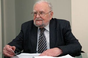 Академик Попович об изменениях в Конституцию: Военные методы могут быть проще и эффективнее, хотя и имеют очень плохие последствия