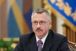 Головатый: Как член Конституционной комиссии подчеркну, что в разработанных нами Переходных положениях пункта 18 не было