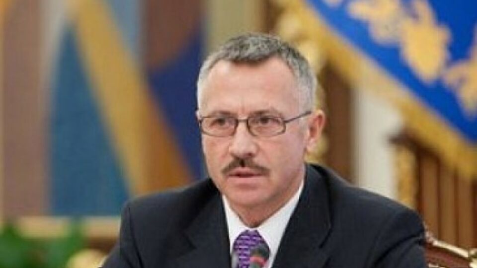 Головатый: Как член Конституционной комиссии подчеркну, что в разработанных нами Переходных положениях пункта 18 не было