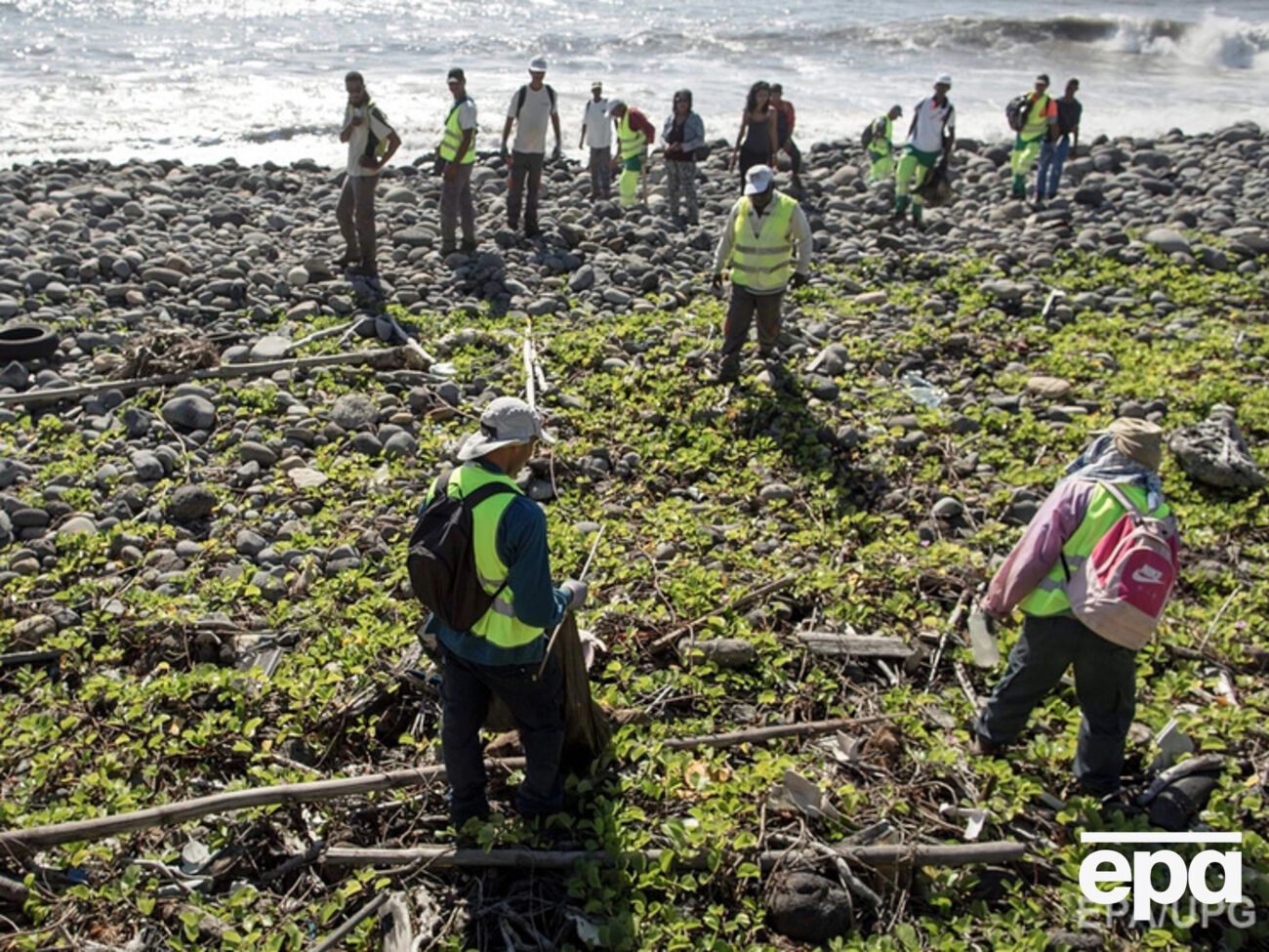 Поиски фрагментов исчезнувшего полтора года назад MH370 продолжаются