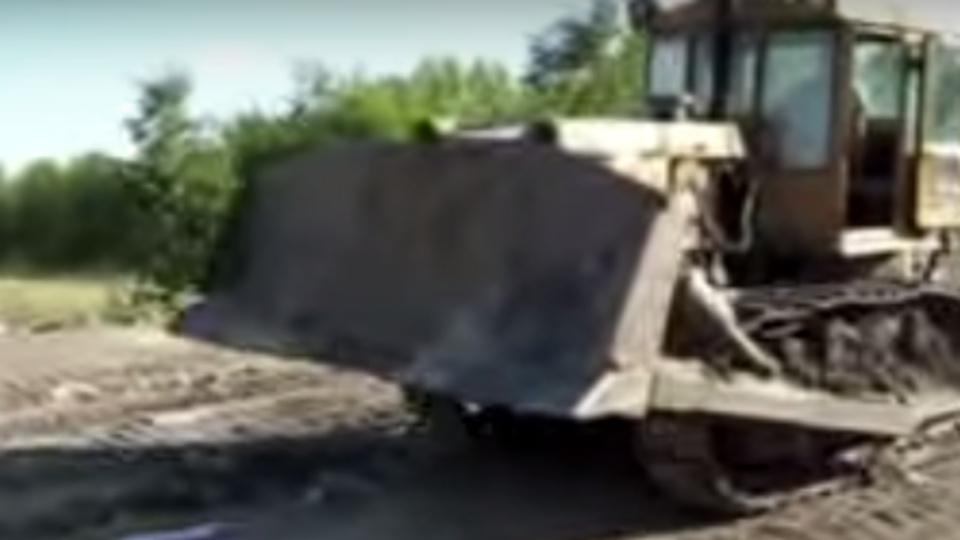 Для уничтожения трех гусиных тушек понадобился бульдозер