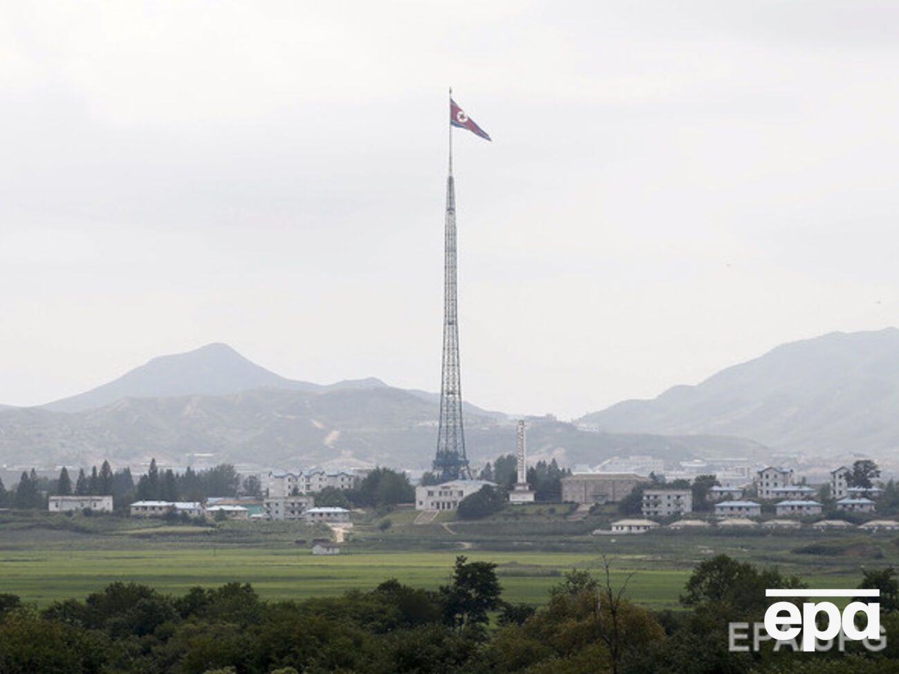 Северная Корея переходит на "пхеньянское время"